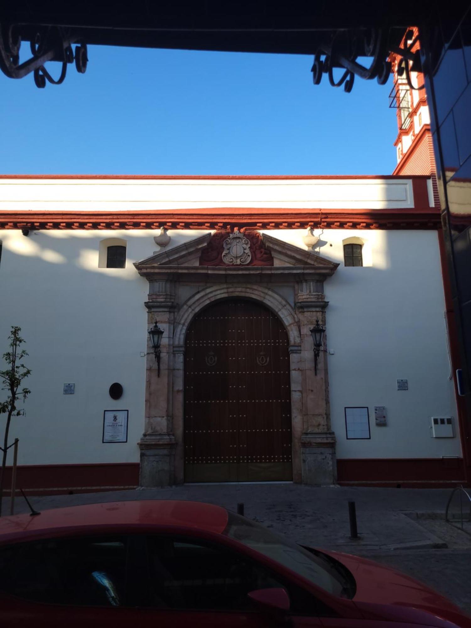Triana Castilla Rio In Unique Building * Séville